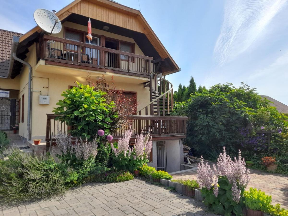 Harmonia Vendeghaz 100 Meterre Az Igali Gyogyfuerdotol Daire Dış mekan fotoğraf